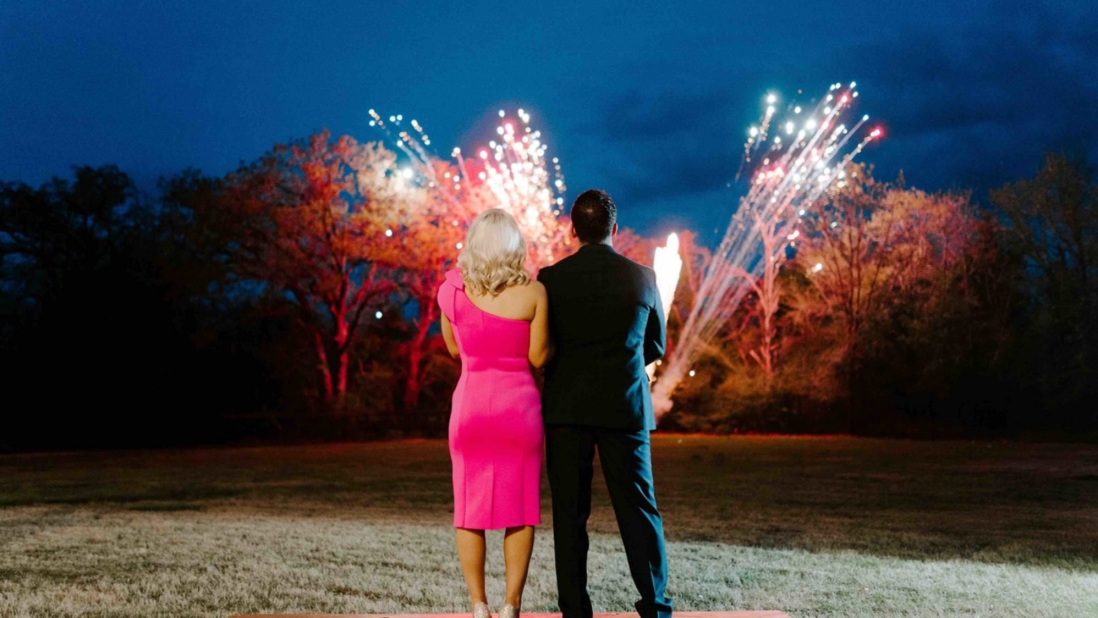grant-randa-fireworks-gender-reveal-luxury-party-scaled
